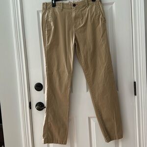 Hollister khaki pants 30 w x 32 l EUC no stains tears or rips very soft pant